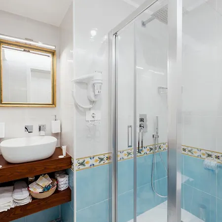 Apart Otel Atri Centro Storico 4*