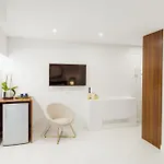 Atri Centro Storico 公寓式酒店 4*