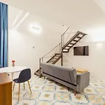 Atri Centro Storico 公寓式酒店 4*